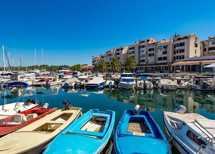 Rona Zrinka Apartment *